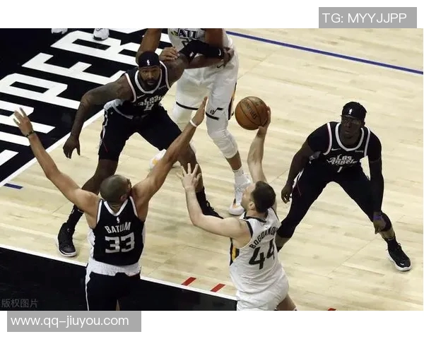 快船对手三分命中率高达429克莱爆发背后隐藏的原因分析 快船对手三分命中率高达429克莱爆发背后隐藏的原因分析