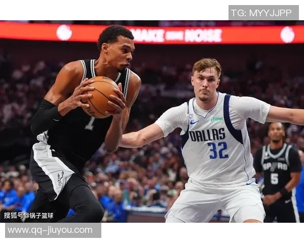 名记点评浓眉防守能力超群却被文班轻松突破如同路人甲 名记点评浓眉防守能力超群却被文班轻松突破如同路人甲