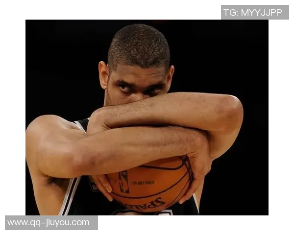 比尔西蒙斯称邓肯历史地位超科比是最被低估的篮球巨星 比尔西蒙斯称邓肯历史地位超科比是最被低估的篮球巨星